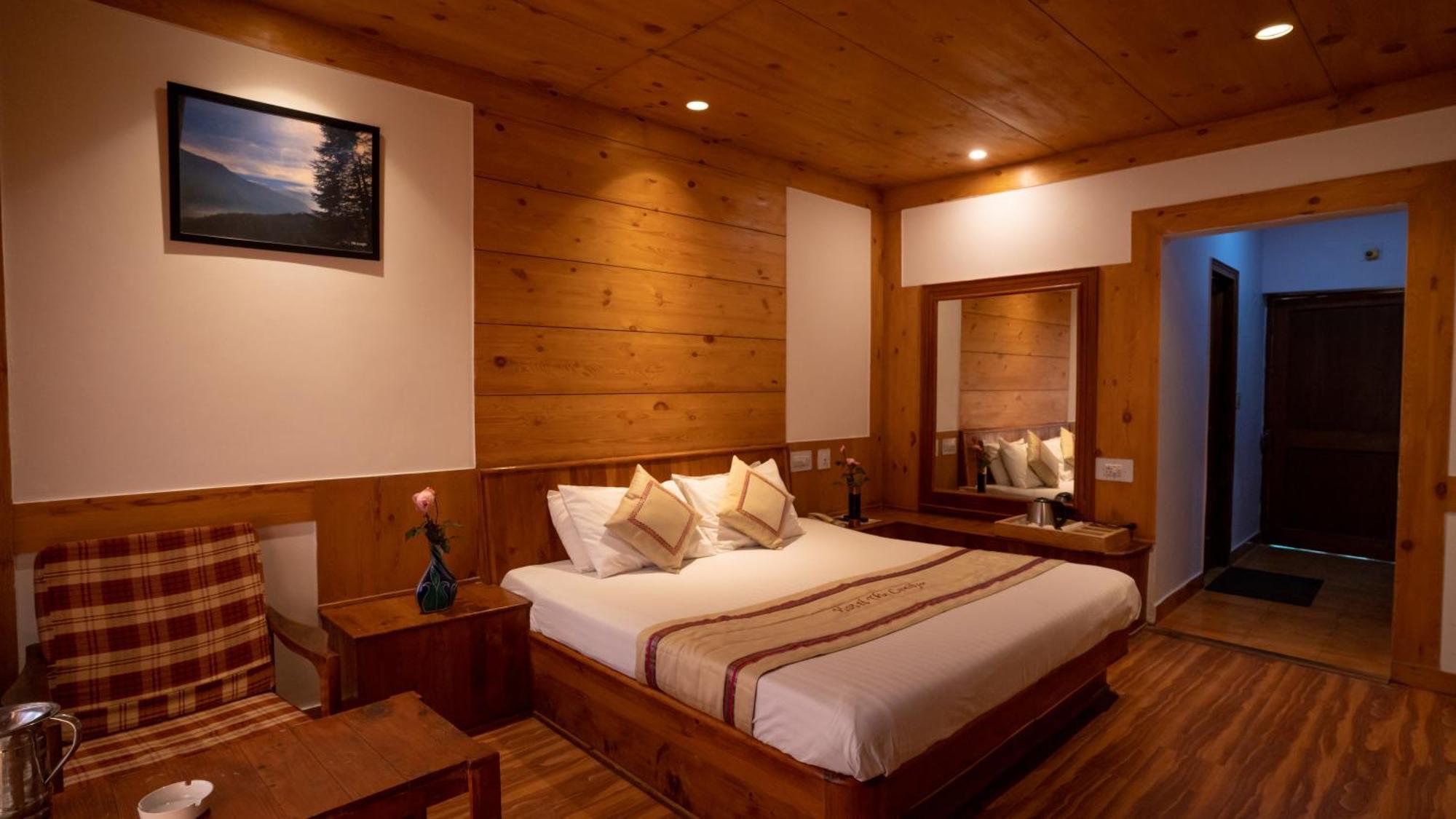 The Conifer Hotel Manāli Exterior foto